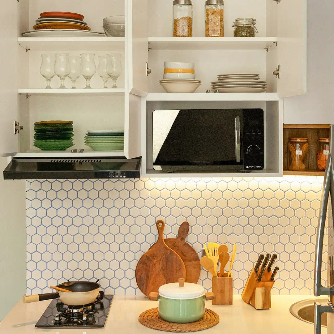 Four - Micro onde digital porte en verre 20L 800W White ( PYRAMIDEA )